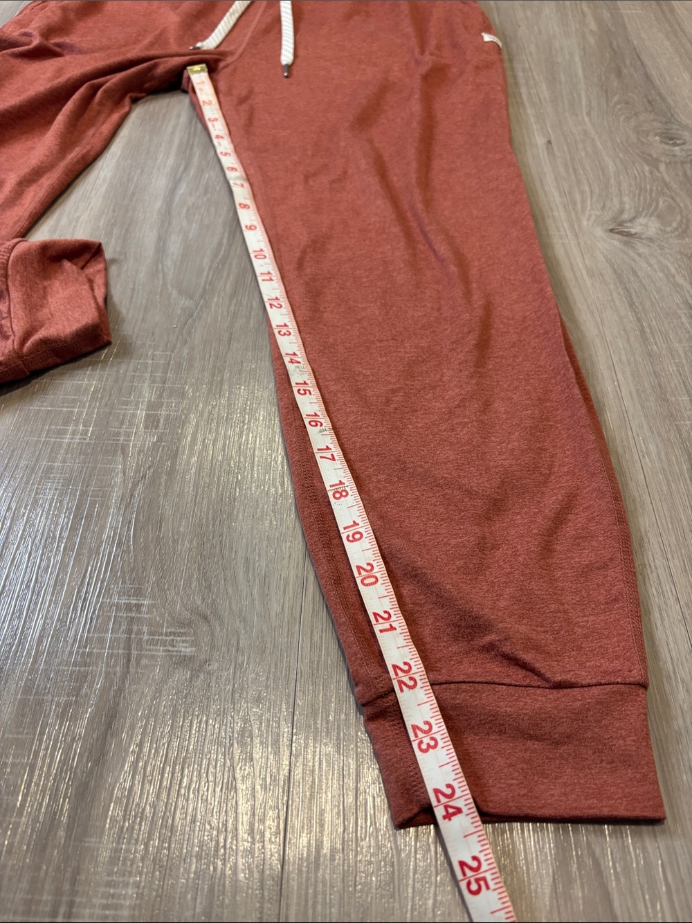 Vuori Performance Jogger Size Medium Dreamknit Tapered Leg - Picture 14 of 14